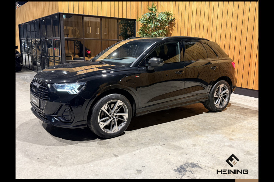 Audi Q3 45 TFSI e S edition Black edition. Trekhaak. Navi. 19 inch. Camera.
