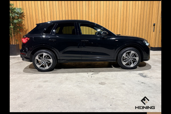 Audi Q3 45 TFSI e S edition Black edition. Trekhaak. Navi. 19 inch. Camera.