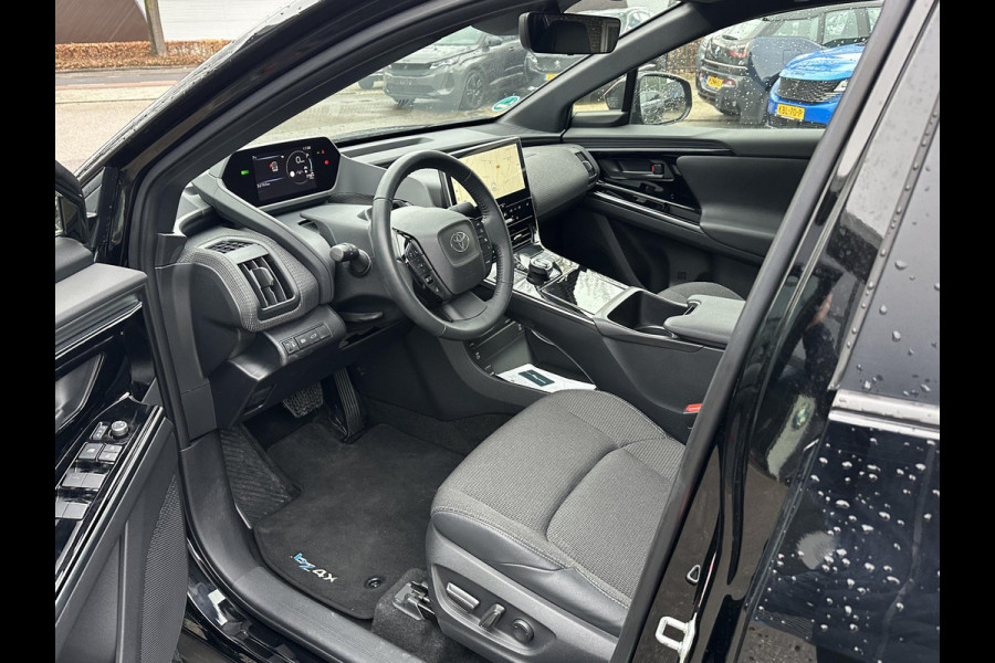 Toyota Bz4x Premium 71 kWh VAN: 33.900,- VOOR: 29.877,- | 3 FASE LADEN | RIJKLAARPRIJS incl. FABR. GARANTIE TOYOTA t/m 08-2033