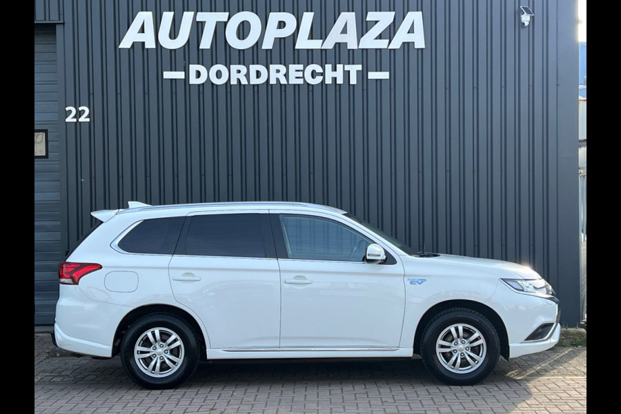 Mitsubishi Outlander 2.4 PHEV Pure TREKHAAK |APPLE CARPLAY |