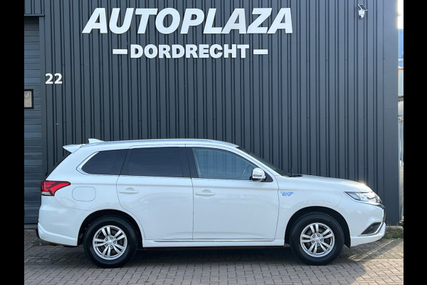 Mitsubishi Outlander 2.4 PHEV Pure TREKHAAK |APPLE CARPLAY |