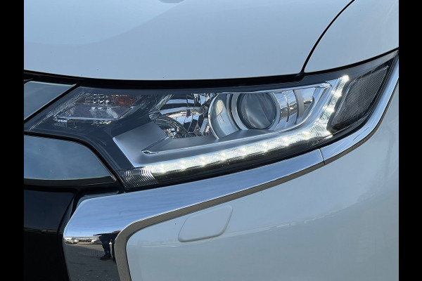 Mitsubishi Outlander 2.4 PHEV Pure TREKHAAK |APPLE CARPLAY |