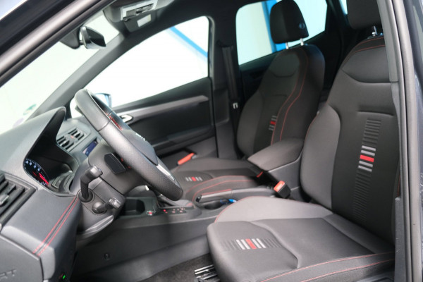 Seat Ibiza 1.0 TSI FR Business Intense Automaat - N.A.P. Airco, Cruise, PDC, Navi, Carplay, Camera.