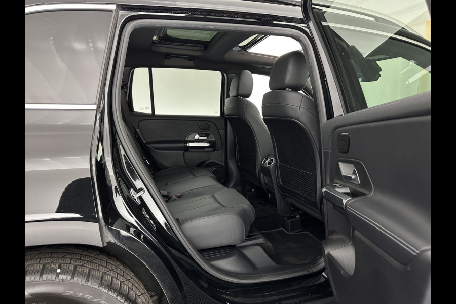 Mercedes-Benz Glb 200 Business Solution Luxury (INCL-BTW) *PANO | LEATHER | FULL-LED | AMBIENTLIGHT | HEATED-SPORTSEATS | WIDESCREEN-DIGICOCKPIT | DAB+ | NAVI-FULLMAP | CAMERA | PRIVACYGLASS | LANE-ASSIST | DYNAMIC-SELECT | 18'