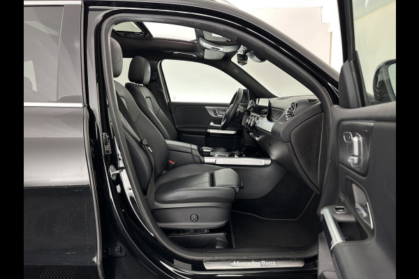 Mercedes-Benz Glb 200 Business Solution Luxury (INCL-BTW) *PANO | LEATHER | FULL-LED | AMBIENTLIGHT | HEATED-SPORTSEATS | WIDESCREEN-DIGICOCKPIT | DAB+ | NAVI-FULLMAP | CAMERA | PRIVACYGLASS | LANE-ASSIST | DYNAMIC-SELECT | 18'
