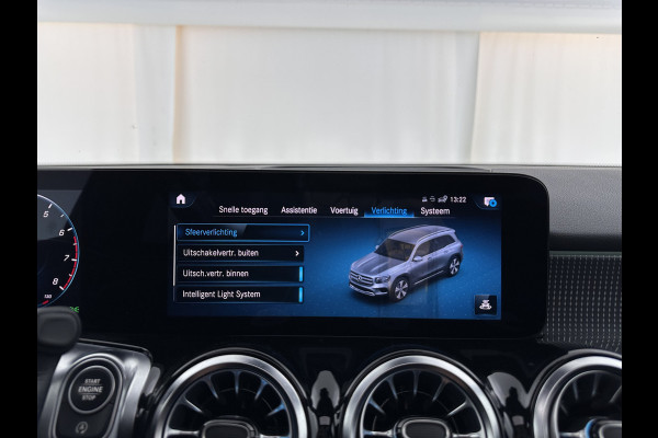 Mercedes-Benz Glb 200 Business Solution Luxury (INCL-BTW) *PANO | LEATHER | FULL-LED | AMBIENTLIGHT | HEATED-SPORTSEATS | WIDESCREEN-DIGICOCKPIT | DAB+ | NAVI-FULLMAP | CAMERA | PRIVACYGLASS | LANE-ASSIST | DYNAMIC-SELECT | 18'