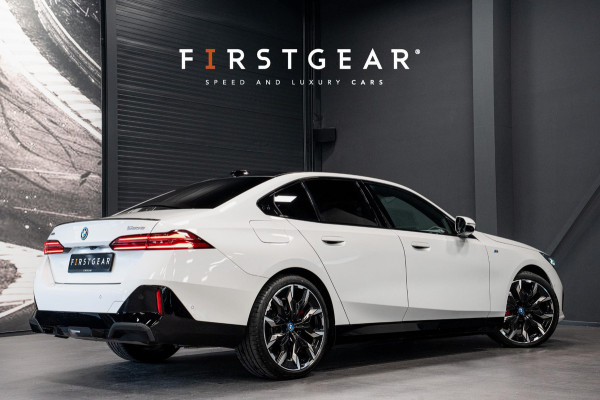 BMW 5 Serie 550e xDrive *M-Sport Pro / Bowers & Wilkins / Panorama / Stoelventilatie / HUD / Surround-view / Keyless*