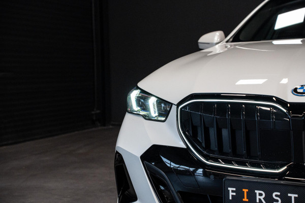 BMW 5 Serie 550e xDrive *M-Sport Pro / Bowers & Wilkins / Panorama / Stoelventilatie / HUD / Surround-view / Keyless*