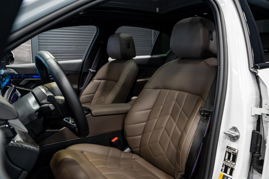 BMW 5 Serie 550e xDrive *M-Sport Pro / Bowers & Wilkins / Panorama / Stoelventilatie / HUD / Surround-view / Keyless*