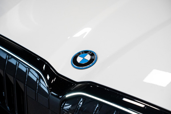 BMW 5 Serie 550e xDrive *M-Sport Pro / Bowers & Wilkins / Panorama / Stoelventilatie / HUD / Surround-view / Keyless*