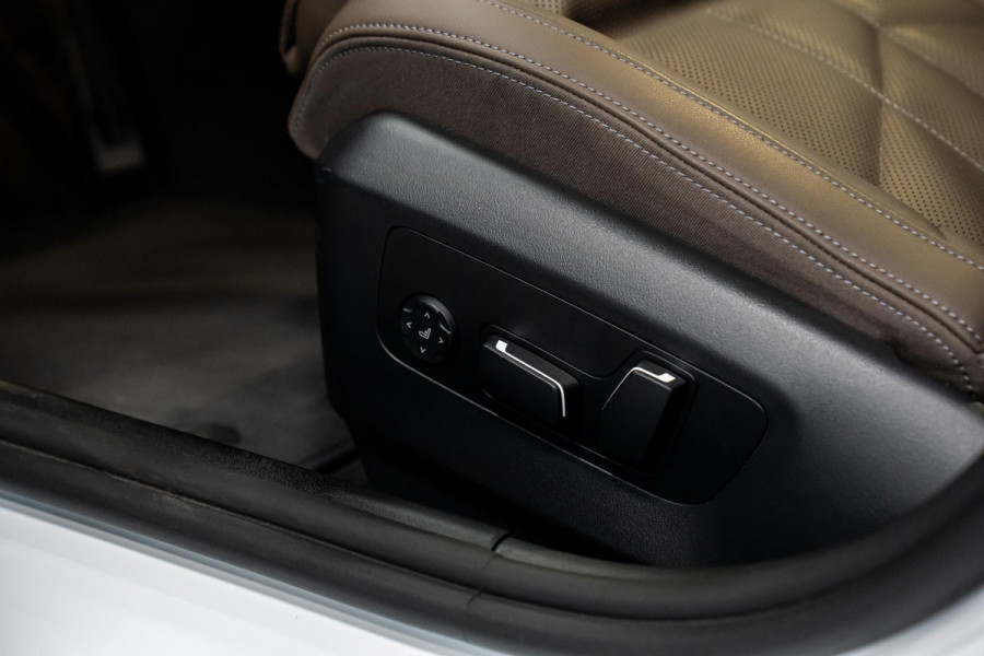 BMW 5 Serie 550e xDrive *M-Sport Pro / Bowers & Wilkins / Panorama / Stoelventilatie / HUD / Surround-view / Keyless*