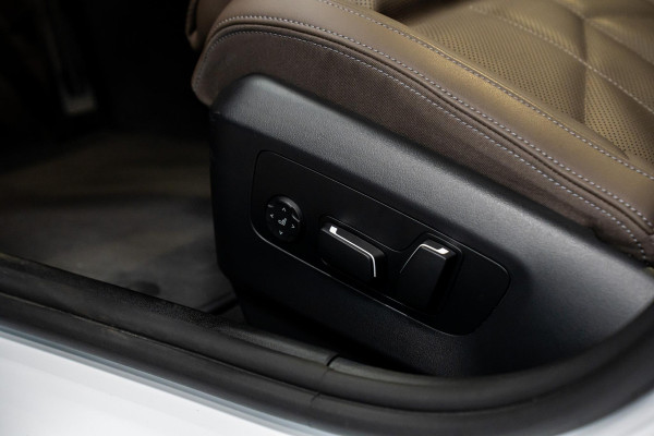 BMW 5 Serie 550e xDrive *M-Sport Pro / Bowers & Wilkins / Panorama / Stoelventilatie / HUD / Surround-view / Keyless*