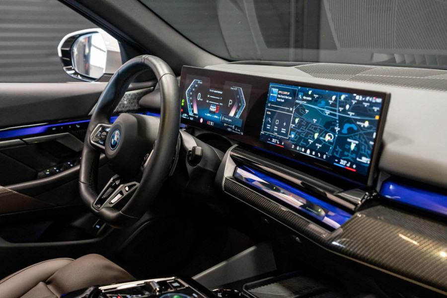 BMW 5 Serie 550e xDrive *M-Sport Pro / Bowers & Wilkins / Panorama / Stoelventilatie / HUD / Surround-view / Keyless*