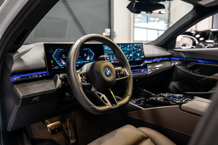 BMW 5 Serie 550e xDrive *M-Sport Pro / Bowers & Wilkins / Panorama / Stoelventilatie / HUD / Surround-view / Keyless*