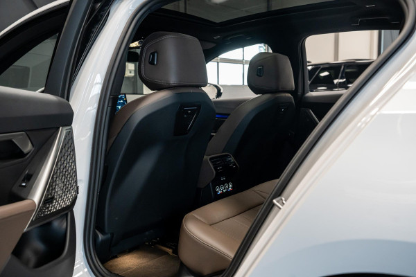 BMW 5 Serie 550e xDrive *M-Sport Pro / Bowers & Wilkins / Panorama / Stoelventilatie / HUD / Surround-view / Keyless*