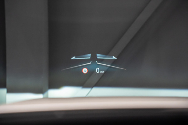 BMW 5 Serie 550e xDrive *M-Sport Pro / Bowers & Wilkins / Panorama / Stoelventilatie / HUD / Surround-view / Keyless*