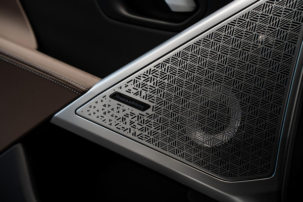 BMW 5 Serie 550e xDrive *M-Sport Pro / Bowers & Wilkins / Panorama / Stoelventilatie / HUD / Surround-view / Keyless*