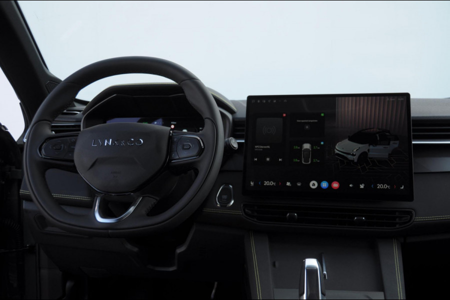 Lynk & Co 01 276PK Automaat Core / Adaptieve cruise control / Stoel - en stuurwielverarming / Parkeersensoren met camera / Apple carplay / Trekhaak / Metallic lak / 19" lichtmetalen velgen