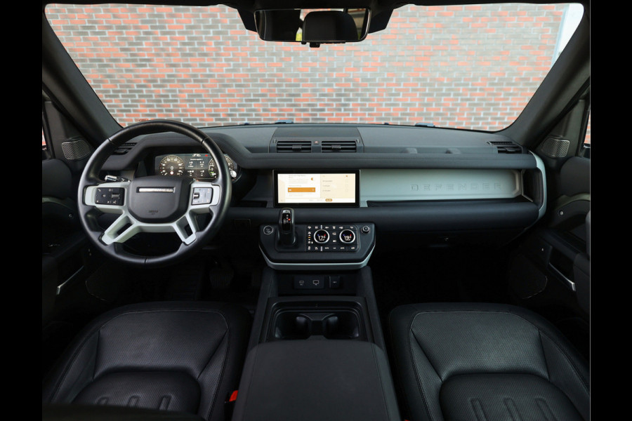 Land Rover Defender P400e X-Dynamic S | Pano - Trekhaak