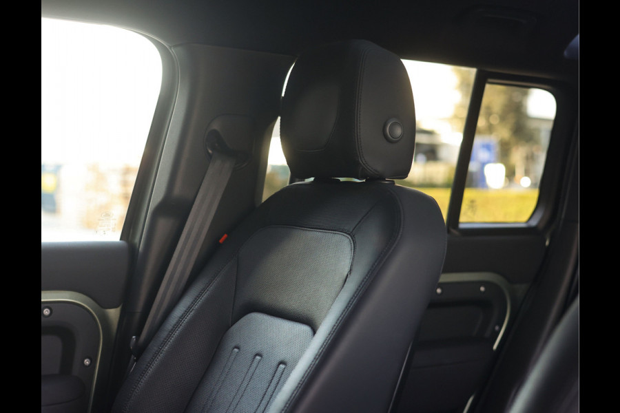 Land Rover Defender P400e X-Dynamic S | Pano - Trekhaak