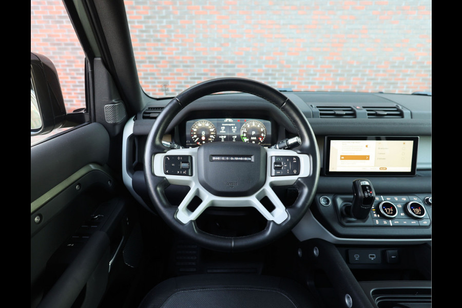 Land Rover Defender P400e X-Dynamic S | Pano - Trekhaak