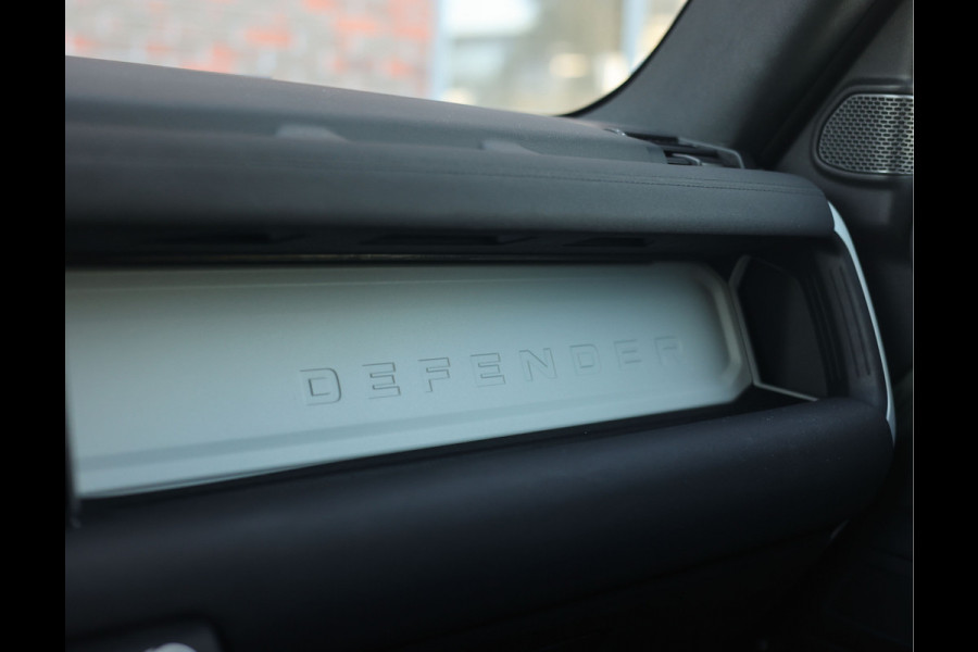 Land Rover Defender P400e X-Dynamic S | Pano - Trekhaak