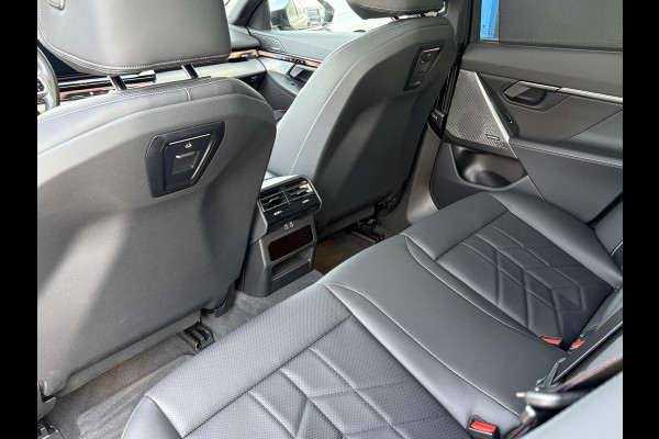 BMW i5 eDrive40 84 kWh | VOL! | Panoramadak | H&K Audio | M Pakket | Stoel- Ventilatie & Verwarming | Memory Seats |