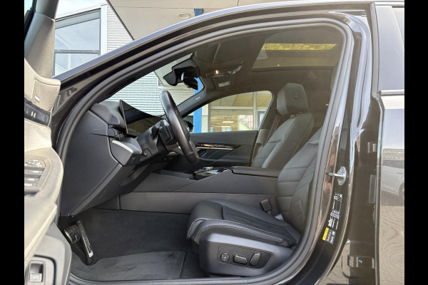 BMW i5 eDrive40 84 kWh | VOL! | Panoramadak | H&K Audio | M Pakket | Stoel- Ventilatie & Verwarming | Memory Seats |