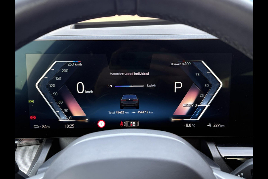 BMW i5 eDrive40 84 kWh | VOL! | Panoramadak | H&K Audio | M Pakket | Stoel- Ventilatie & Verwarming | Memory Seats |