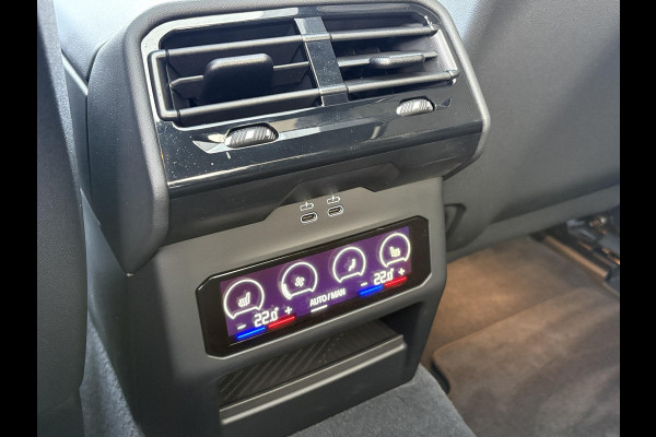 BMW i5 eDrive40 84 kWh | VOL! | Panoramadak | H&K Audio | M Pakket | Stoel- Ventilatie & Verwarming | Memory Seats |