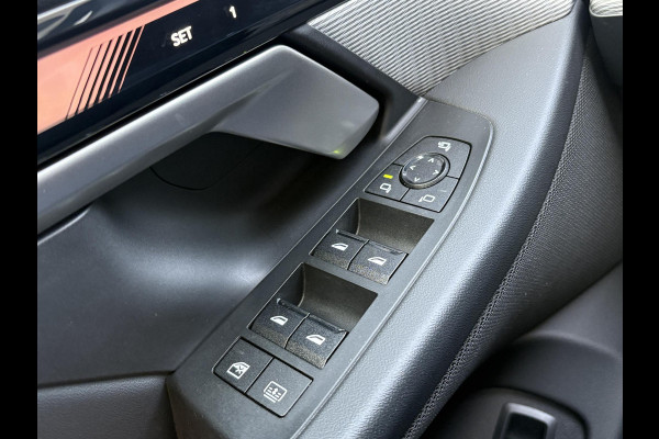 BMW i5 eDrive40 84 kWh | VOL! | Panoramadak | H&K Audio | M Pakket | Stoel- Ventilatie & Verwarming | Memory Seats |