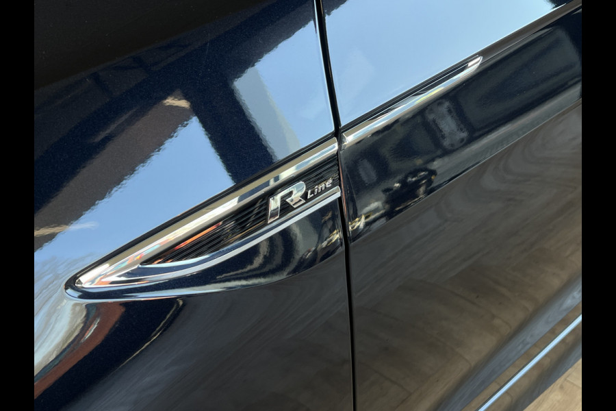 Volkswagen T-Cross 1.0 TSI 115pk R-Line | Carplay | 18" | Camara | Stoelverwarming | LED | Digitaal Display | 100% Dealer Onderhouden!