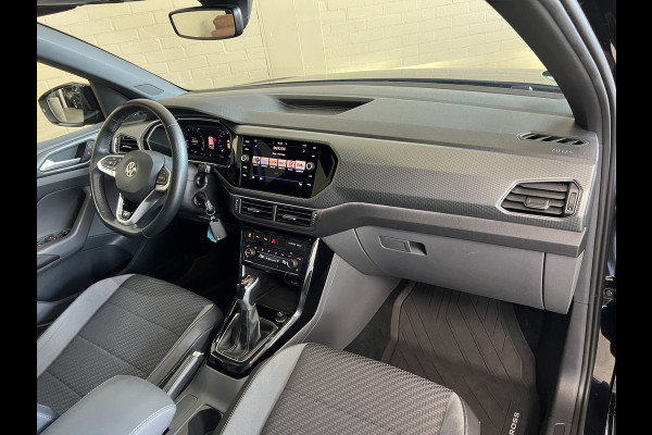 Volkswagen T-Cross 1.0 TSI 115pk R-Line | Carplay | 18" | Camara | Stoelverwarming | LED | Digitaal Display | 100% Dealer Onderhouden!