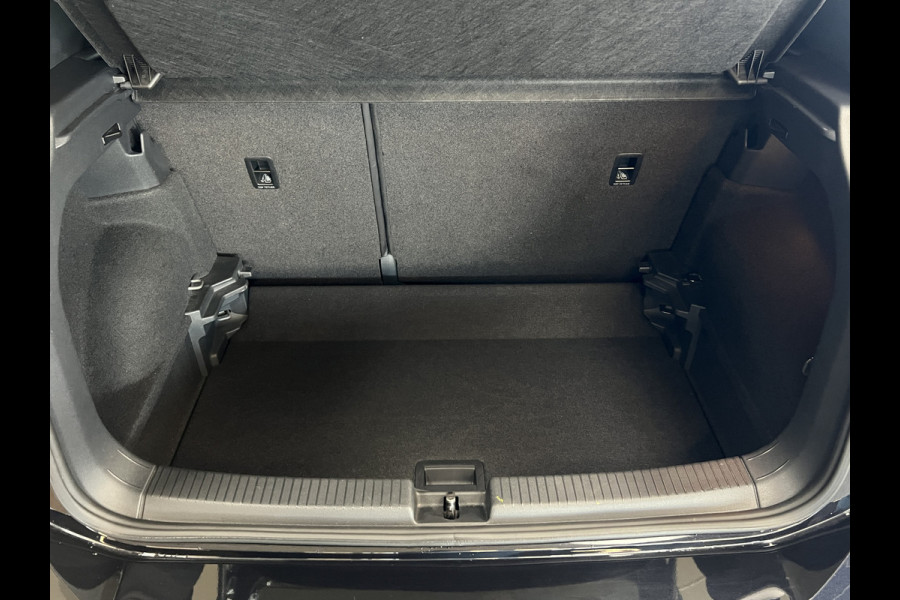 Volkswagen T-Cross 1.0 TSI 115pk R-Line | Carplay | 18" | Camara | Stoelverwarming | LED | Digitaal Display | 100% Dealer Onderhouden!