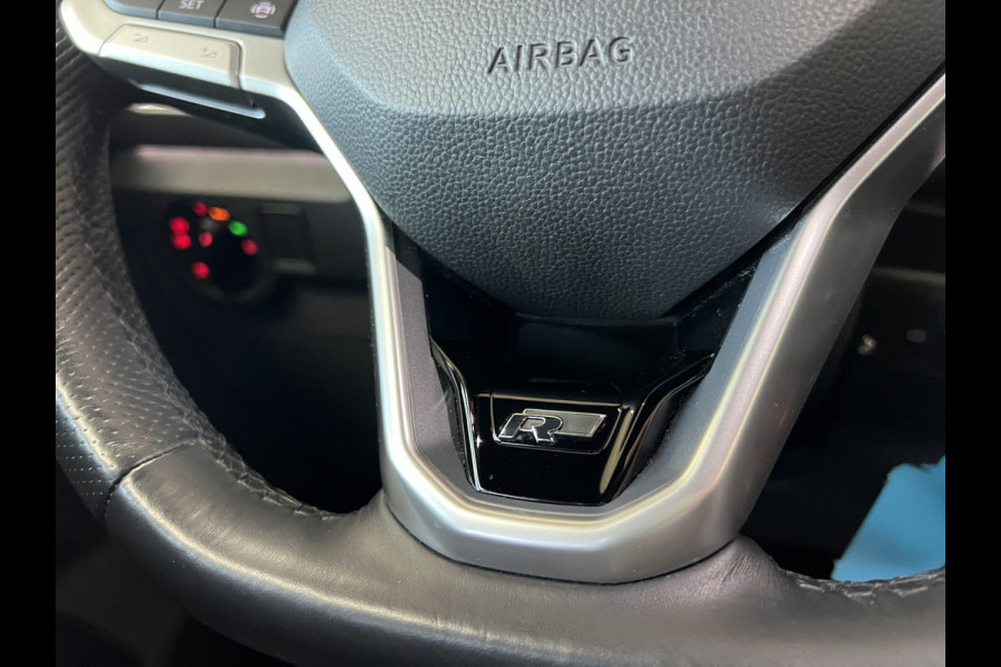 Volkswagen T-Cross 1.0 TSI 115pk R-Line | Carplay | 18" | Camara | Stoelverwarming | LED | Digitaal Display | 100% Dealer Onderhouden!