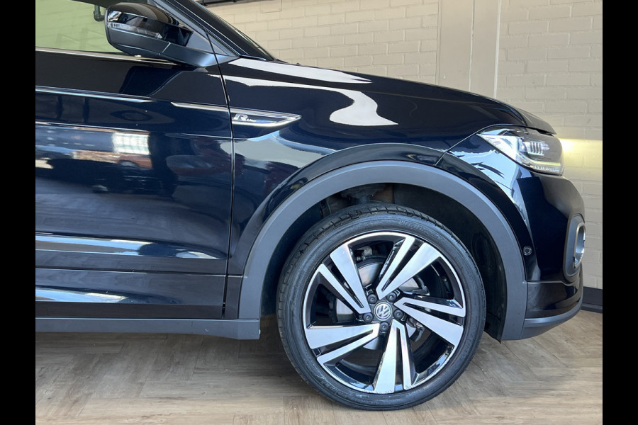 Volkswagen T-Cross 1.0 TSI 115pk R-Line | Carplay | 18" | Camara | Stoelverwarming | LED | Digitaal Display | 100% Dealer Onderhouden!