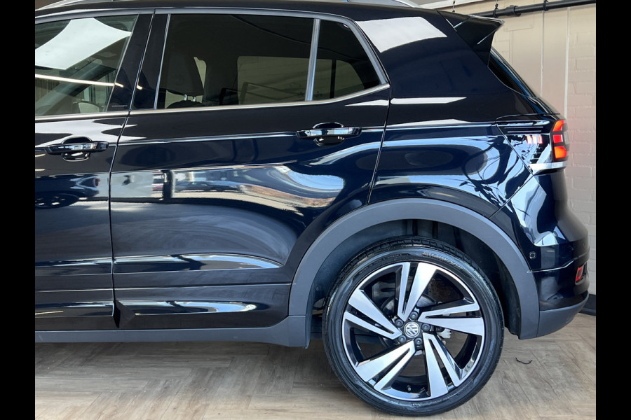 Volkswagen T-Cross 1.0 TSI 115pk R-Line | Carplay | 18" | Camara | Stoelverwarming | LED | Digitaal Display | 100% Dealer Onderhouden!