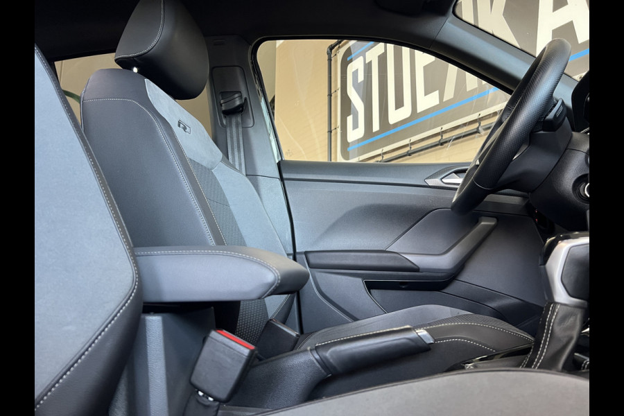 Volkswagen T-Cross 1.0 TSI 115pk R-Line | Carplay | 18" | Camara | Stoelverwarming | LED | Digitaal Display | 100% Dealer Onderhouden!