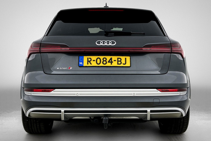 Audi e-tron S quattro 95 kWh (NL-auto, Trekhaak, Camera, StoelV, Carplay/ Android, PDC V+A, Adapt Cruise, Etc)