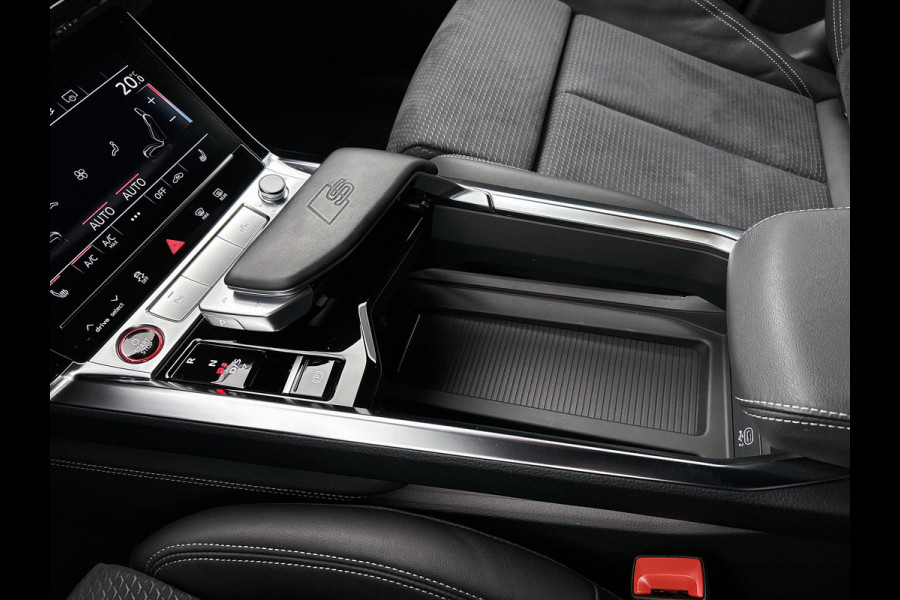 Audi e-tron S quattro 95 kWh (NL-auto, Trekhaak, Camera, StoelV, Carplay/ Android, PDC V+A, Adapt Cruise, Etc)