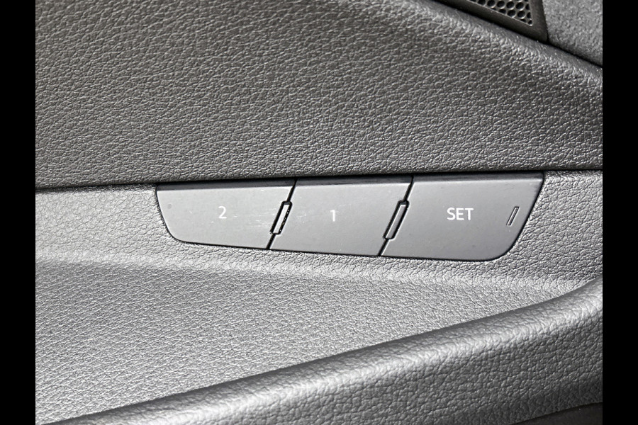 Audi e-tron S quattro 95 kWh (NL-auto, Trekhaak, Camera, StoelV, Carplay/ Android, PDC V+A, Adapt Cruise, Etc)