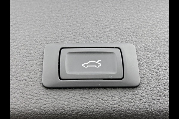Audi e-tron S quattro 95 kWh (NL-auto, Trekhaak, Camera, StoelV, Carplay/ Android, PDC V+A, Adapt Cruise, Etc)