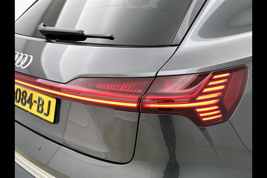 Audi e-tron S quattro 95 kWh (NL-auto, Trekhaak, Camera, StoelV, Carplay/ Android, PDC V+A, Adapt Cruise, Etc)