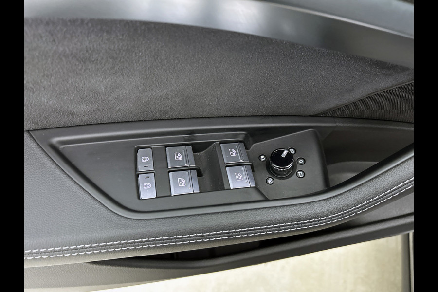 Audi e-tron S quattro 95 kWh (NL-auto, Trekhaak, Camera, StoelV, Carplay/ Android, PDC V+A, Adapt Cruise, Etc)