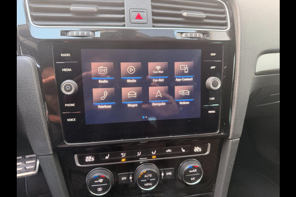 Volkswagen Golf 1.5 TSI Highline 7.5 DSG Join Stoelverw Clima Parkpilot Xenon Front assist Navigatie