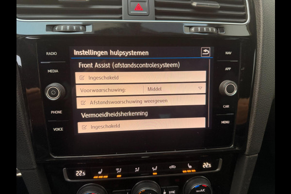Volkswagen Golf 1.5 TSI Highline 7.5 DSG Join Stoelverw Clima Parkpilot Xenon Front assist Navigatie