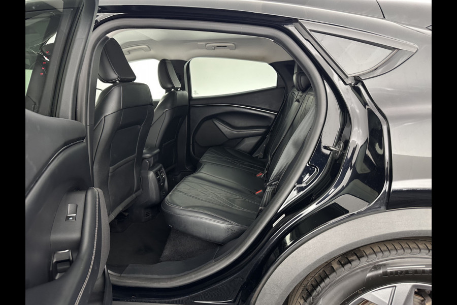 Ford Mustang Mach-E RWD 75 kWh [ 3-Fase-11kW] {SOH-89%} (INCL.BTW) *LEATHER | FULL-LED | DAB | DIGI-COCKPIT | KEYLESS | NAVI-FULLMAP | CARPLAY | HEATED-COMFORTSEATS | TOPVIEW | ADAPTIVE-CRUISE | PRIVACY-GLASS | 18'' ALU*