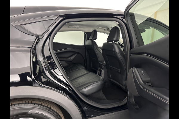 Ford Mustang Mach-E RWD 75 kWh [ 3-Fase-11kW] {SOH-89%} (INCL.BTW) *LEATHER | FULL-LED | DAB | DIGI-COCKPIT | KEYLESS | NAVI-FULLMAP | CARPLAY | HEATED-COMFORTSEATS | TOPVIEW | ADAPTIVE-CRUISE | PRIVACY-GLASS | 18'' ALU*
