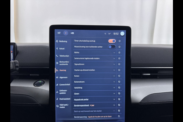 Ford Mustang Mach-E RWD 75 kWh [ 3-Fase-11kW] {SOH-89%} (INCL.BTW) *LEATHER | FULL-LED | DAB | DIGI-COCKPIT | KEYLESS | NAVI-FULLMAP | CARPLAY | HEATED-COMFORTSEATS | TOPVIEW | ADAPTIVE-CRUISE | PRIVACY-GLASS | 18'' ALU*