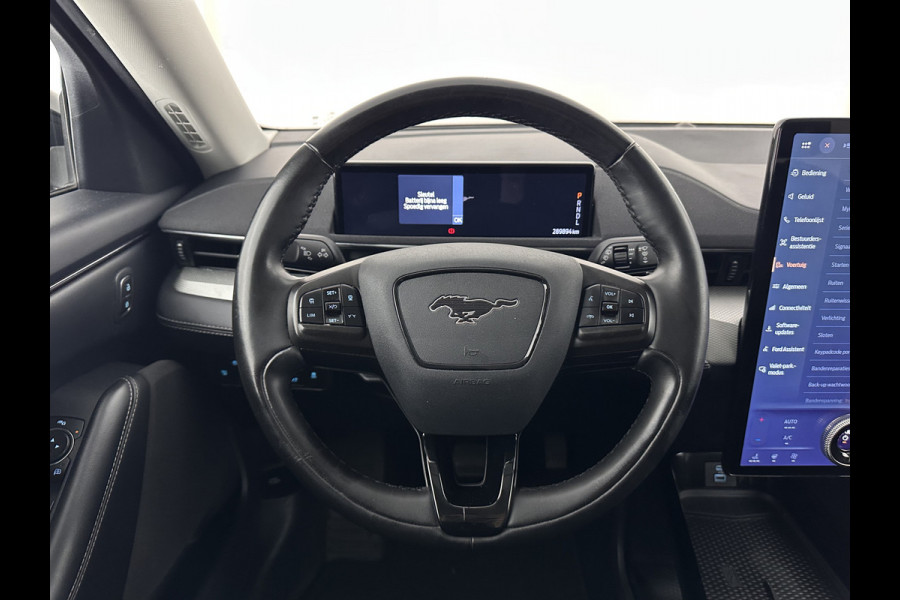 Ford Mustang Mach-E RWD 75 kWh [ 3-Fase-11kW] {SOH-89%} (INCL.BTW) *LEATHER | FULL-LED | DAB | DIGI-COCKPIT | KEYLESS | NAVI-FULLMAP | CARPLAY | HEATED-COMFORTSEATS | TOPVIEW | ADAPTIVE-CRUISE | PRIVACY-GLASS | 18'' ALU*
